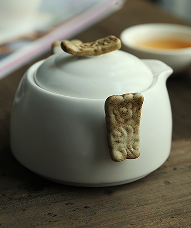 One pot and three cups travel tea set